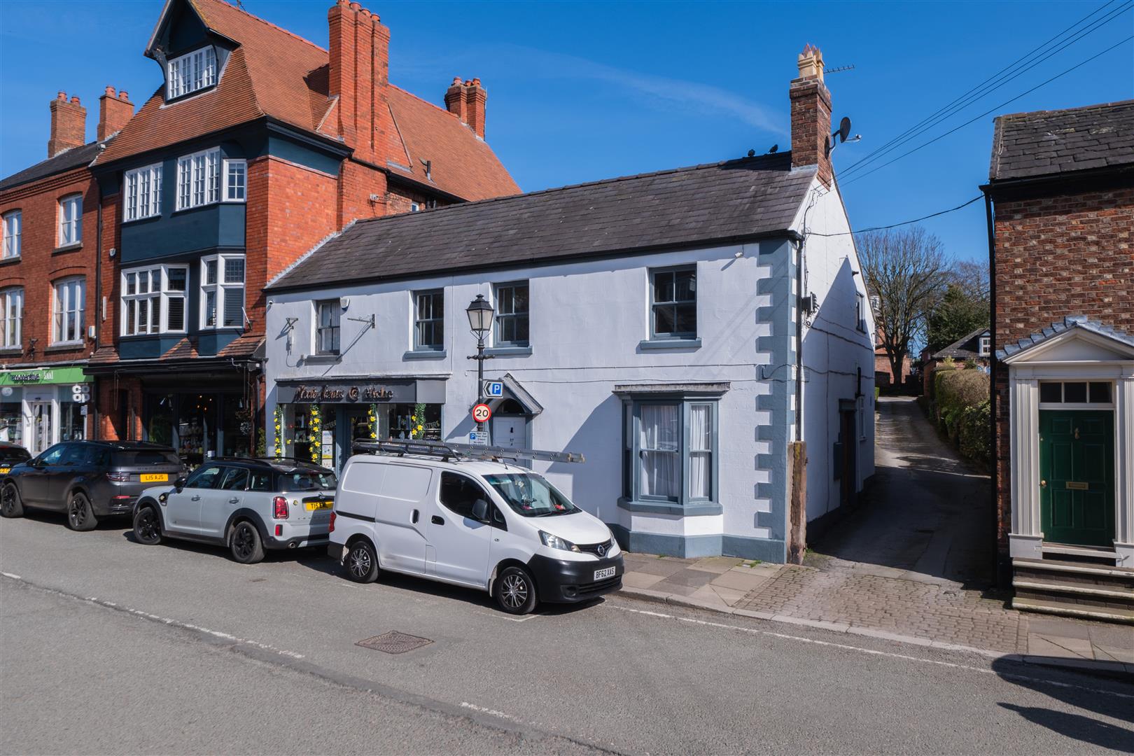 2 bedroom  First Floor Flat for Sale in Tarporley